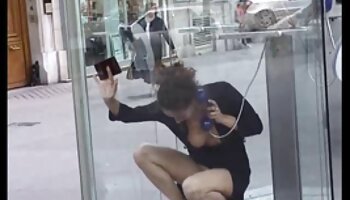 TeamSkeetXBananaFever - Nora Ivy Alvin Tan ramasse Nora, poussin tatoué au bord de la piscine et film porno francais massage nage dans cette chatte