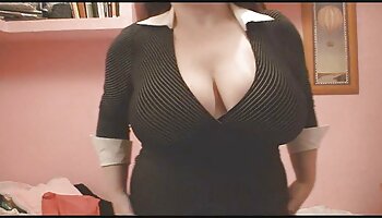 TMWVRNet les vidéos xxx Antonia Sainz Solo Fun avant une promenade en soirée