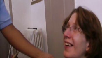 WetAndPissy - sex video xxx gratuit Lina humide en classe